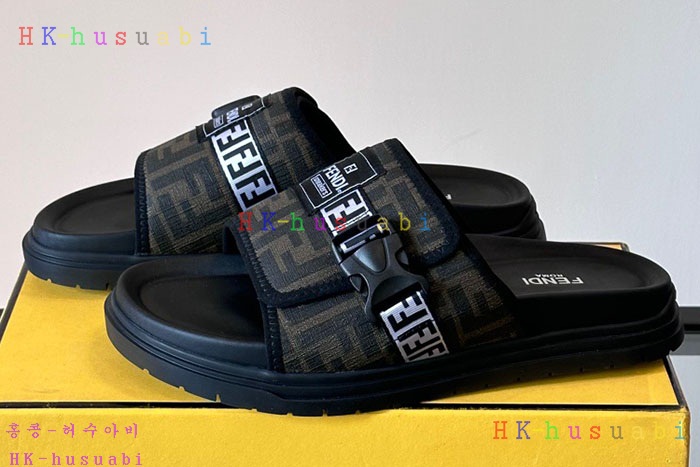 NEW 펜디 샌들 신상 FD 8588701