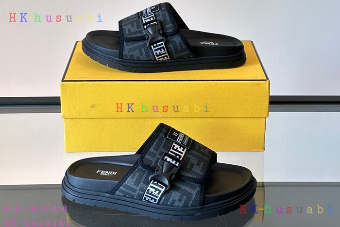 NEW 펜디 샌들 신상 FD 8588702