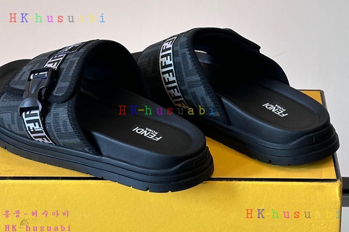 NEW 펜디 샌들 신상 FD 8588702