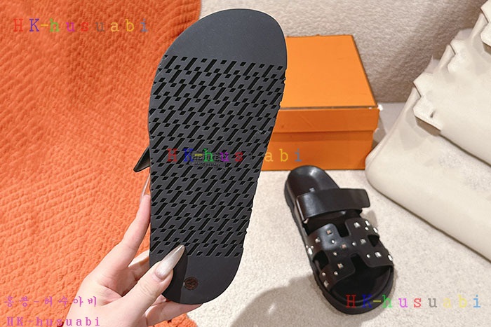NEW 에르메스 샌들 신상 H 8028047