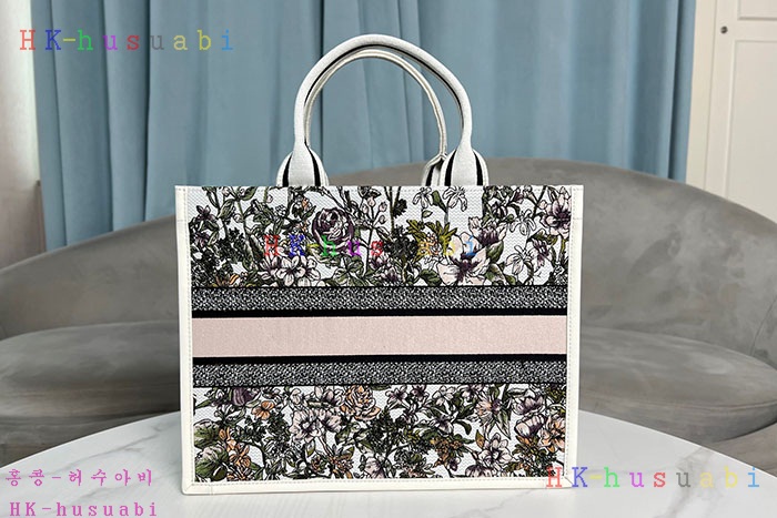 ★미러급★디올  Dior 북 토트 미디엄 백 M1324