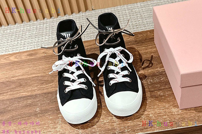 NEW 미우미우 신발 신상 MU 5584023