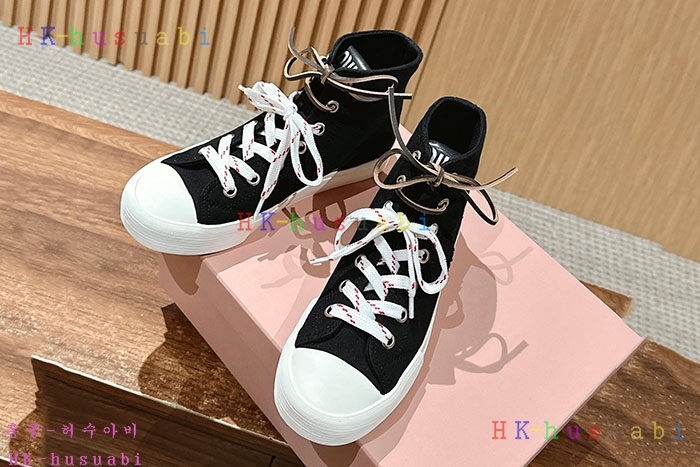NEW 미우미우 신발 신상 MU 5584023