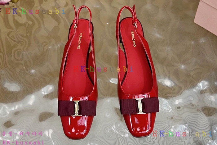 NEW 페라가모 신발 신상 F 558009