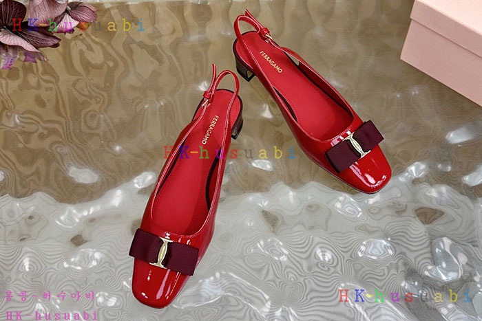 NEW 페라가모 신발 신상 F 558009