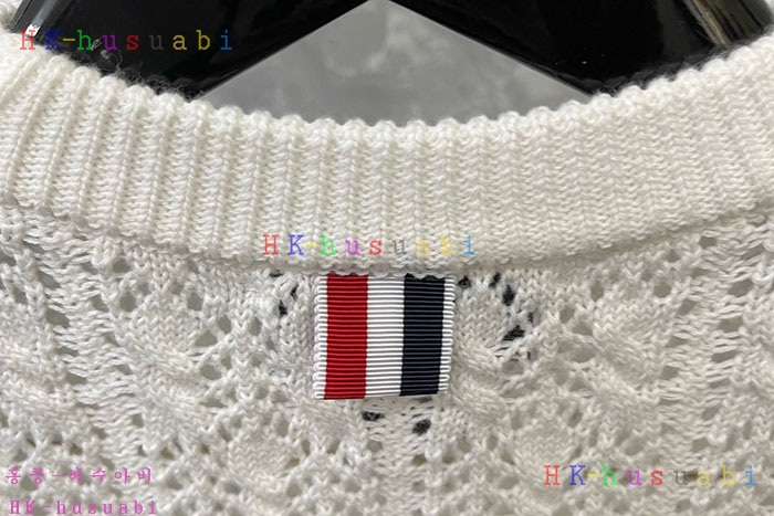 NEW 톰브라운 반팔니트 신상 TB 18857232