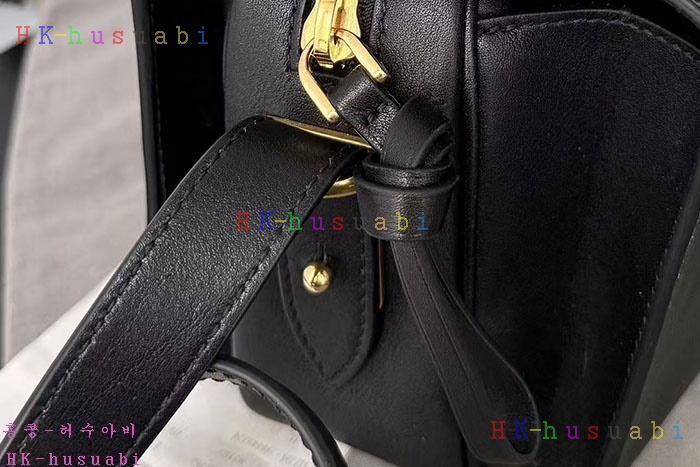 �ڹ̷��ޡڹ߷��þư� �� �� ����� �̵��    8681022-2