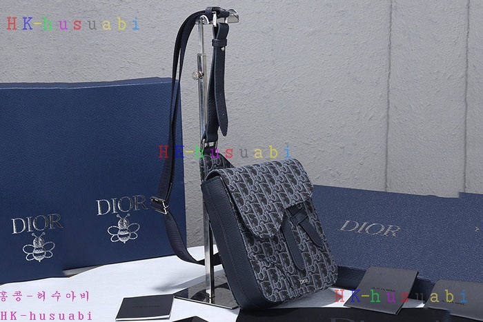 ★미러급★ 디올 새들 파우치백 DR 757441