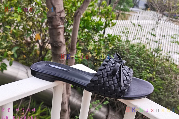 NEW 돌체엔가바나 샌들 신상 DG 747443