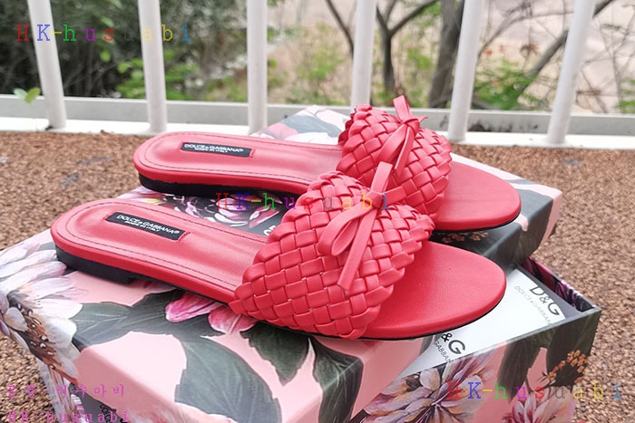 NEW 돌체엔가바나 샌들 신상 DG 747447