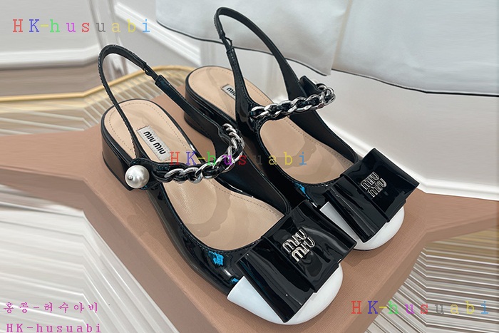 NEW 미우미우 샌들 신상 M 8552403