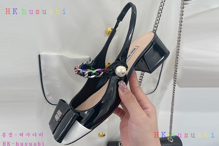 NEW 미우미우 샌들 신상 M 8552403