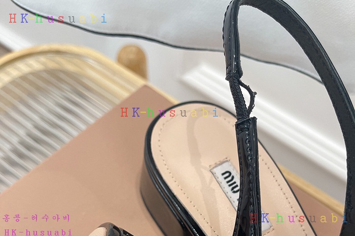 NEW 미우미우 샌들 신상 M 8552403