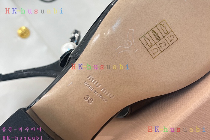 NEW 미우미우 샌들 신상 M 8552403