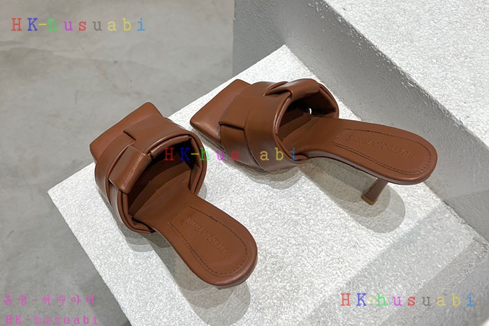 NEW 보테가베네타 샌들 신상 BV 857551