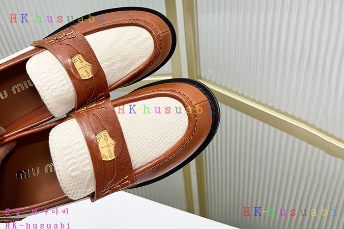 NEW 미우미우 로퍼 신상 M 8557045