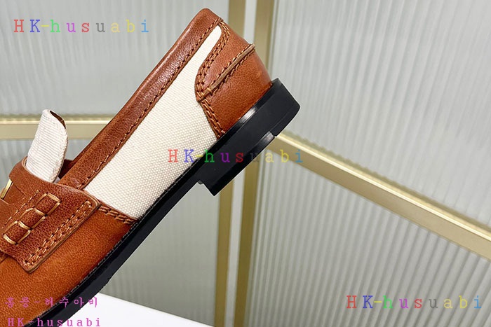 NEW 미우미우 로퍼 신상 M 8557045